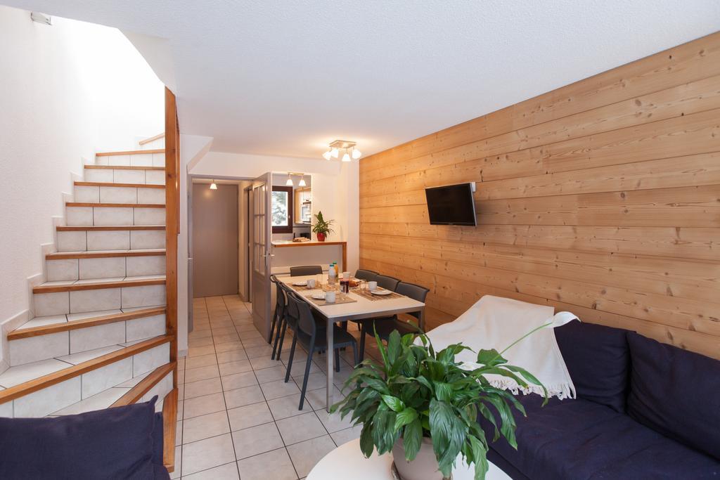 Les Chalets Du Jardin Alpin La Salle-les-Alpes Exterior photo